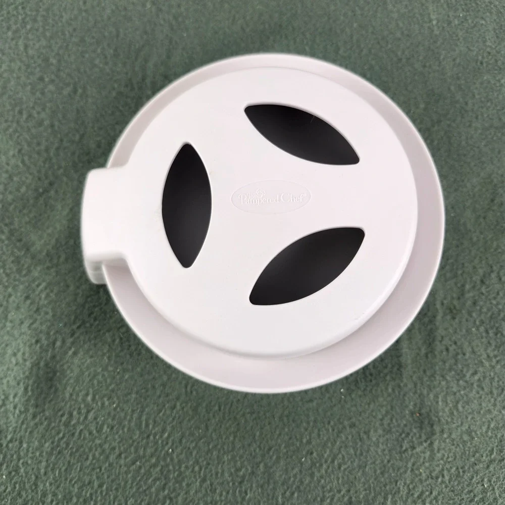 Pampered Chef Close and Cut #1118 Safe Multipurpose Food Slicer Retired Product